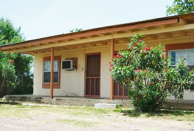 Lakefront Lodge Zapata Tx 2