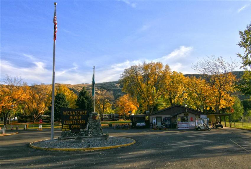 Wenatchee River County Park Monitor Wa 0