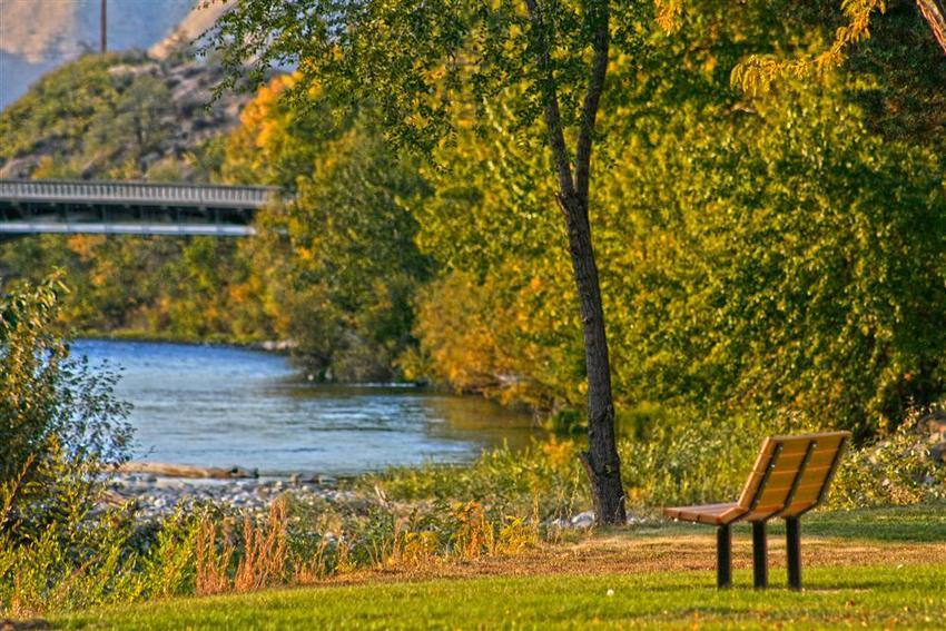 Wenatchee River County Park Monitor Wa 5