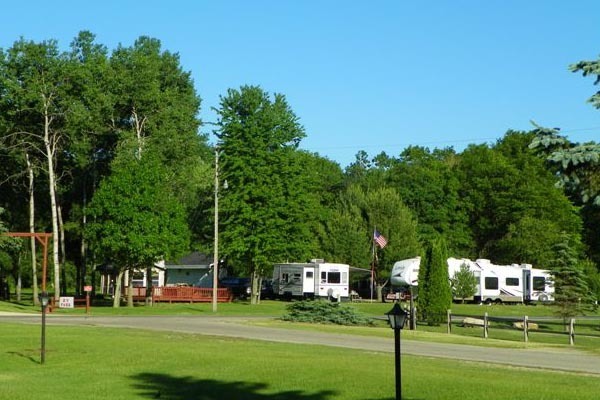 Holiday Lodge Golf Resort   Rv Park Tomah Wi 0