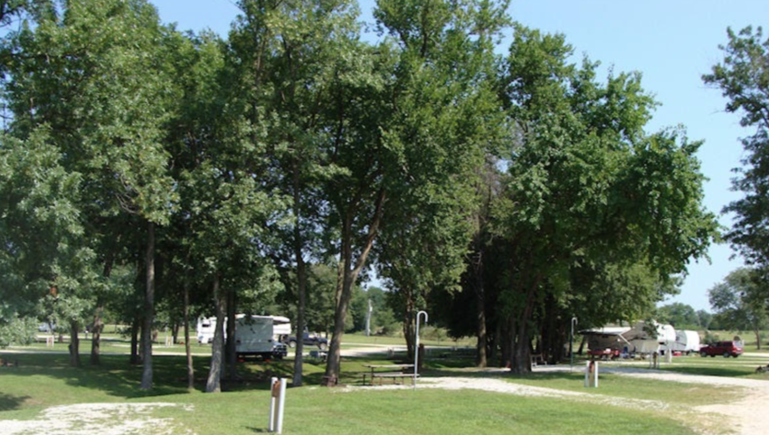 Sterett Creek Marina  Motel   Campground Warsaw Mo 2