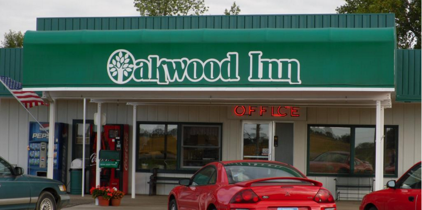 Oakwood Inn   Rv Park Rugby Nd 0