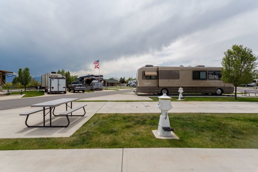 Pony Express Rv Resort North Salt Lake Ut 84054 Premium Pull Thru Side View Preview