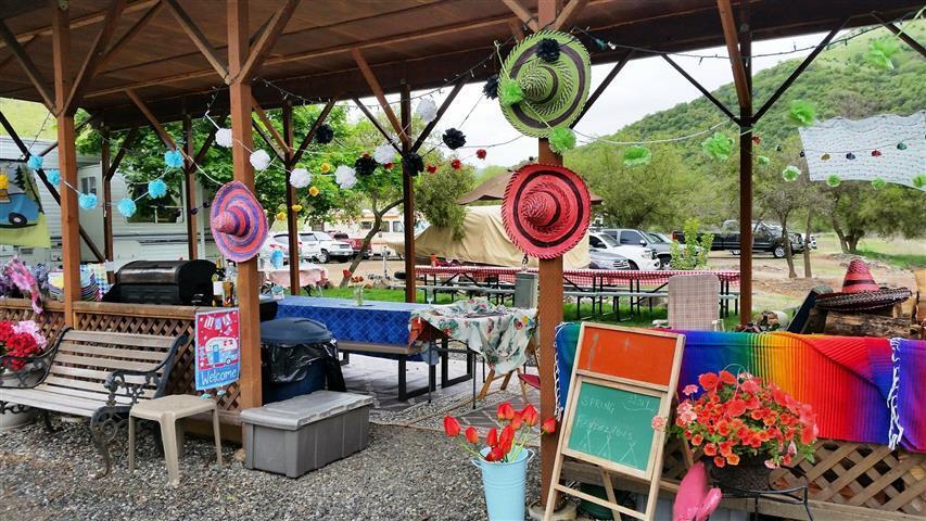 Fiesta Decor At Pavillion Horizontal 2017 Sr  Small 