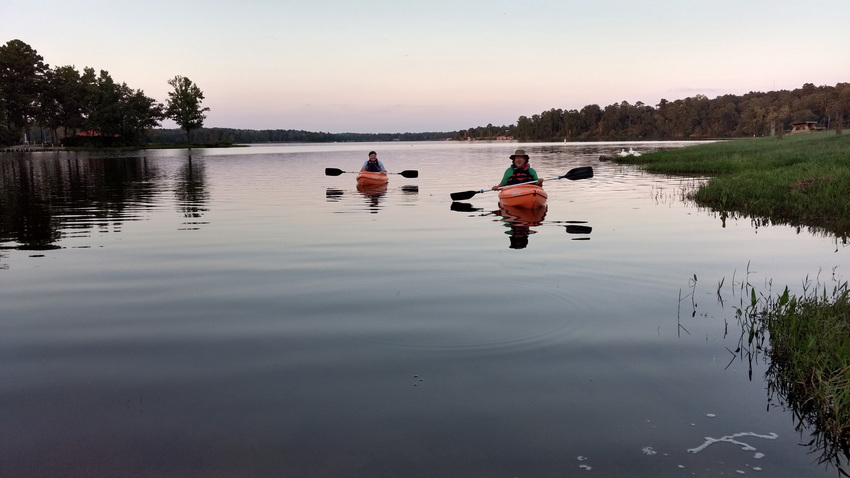 Kayak Lake Hawkins